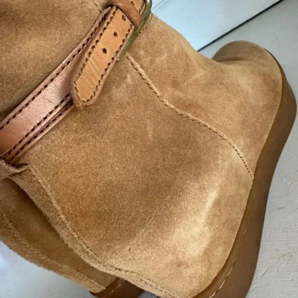 Coach tan wedge faux fur boots size 8